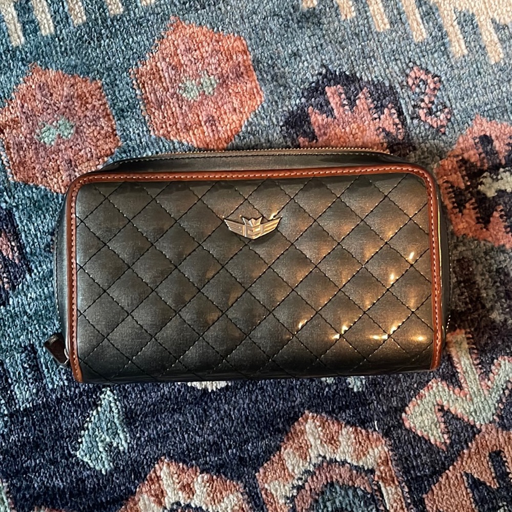 Consuela Wallet